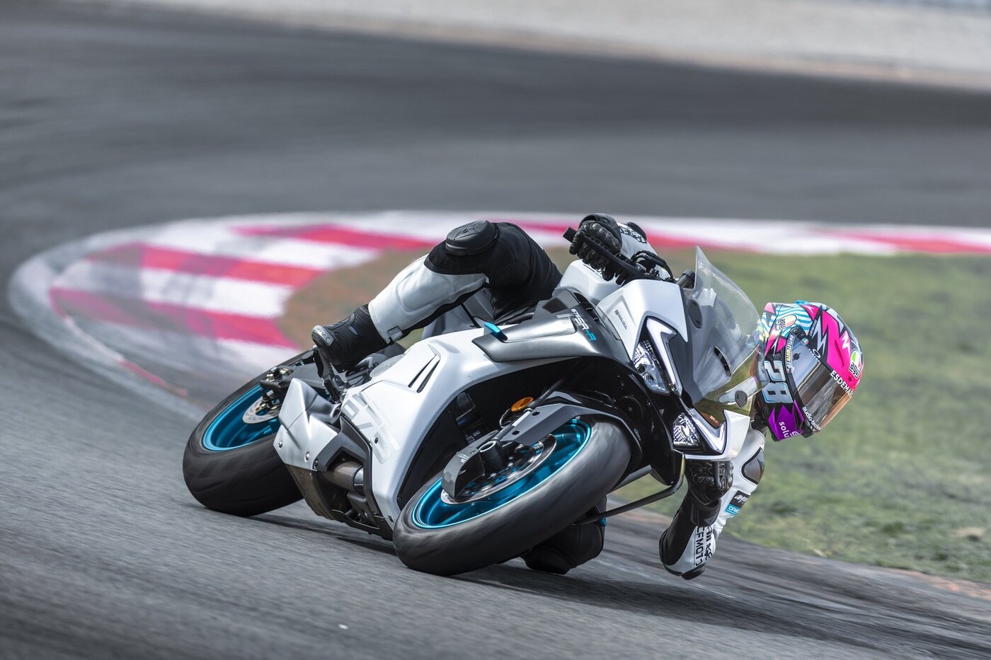 CFMOTO 675SR-R (ABS) - фото №4