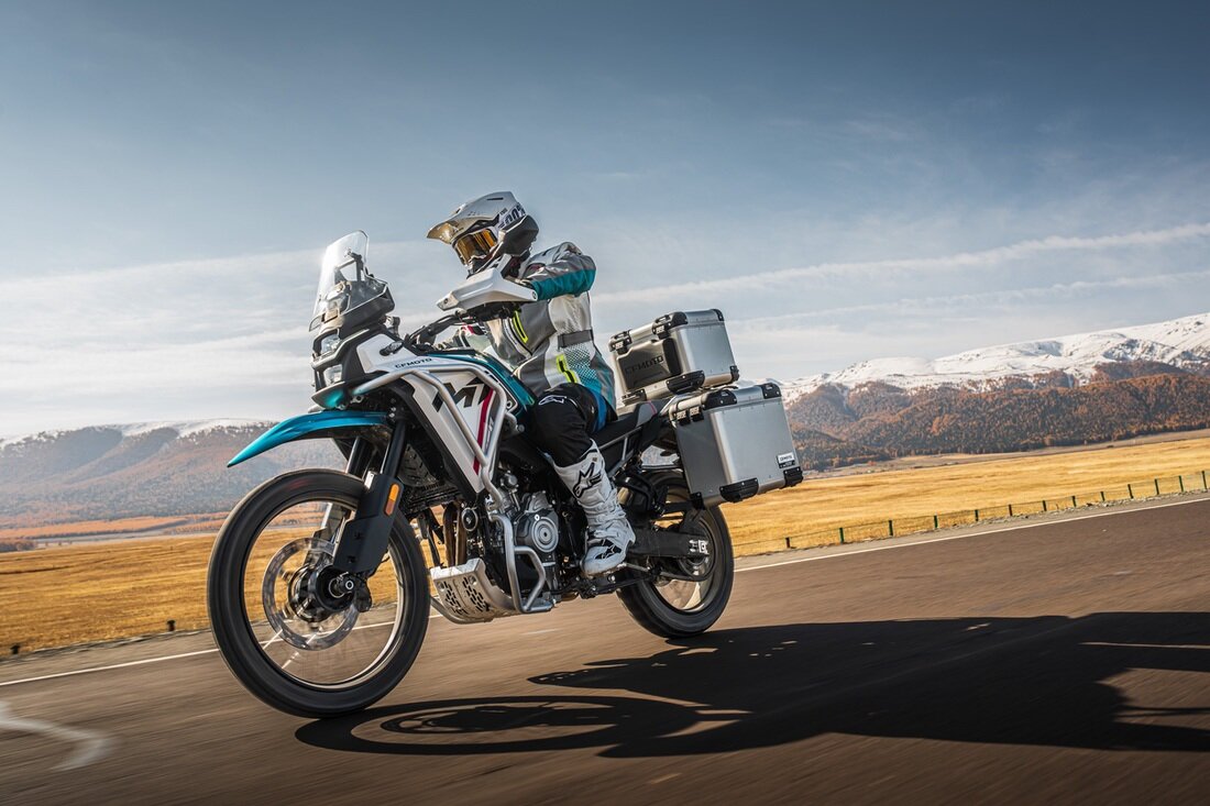 CFMOTO 450MT Touring (ABS) - фото №1
