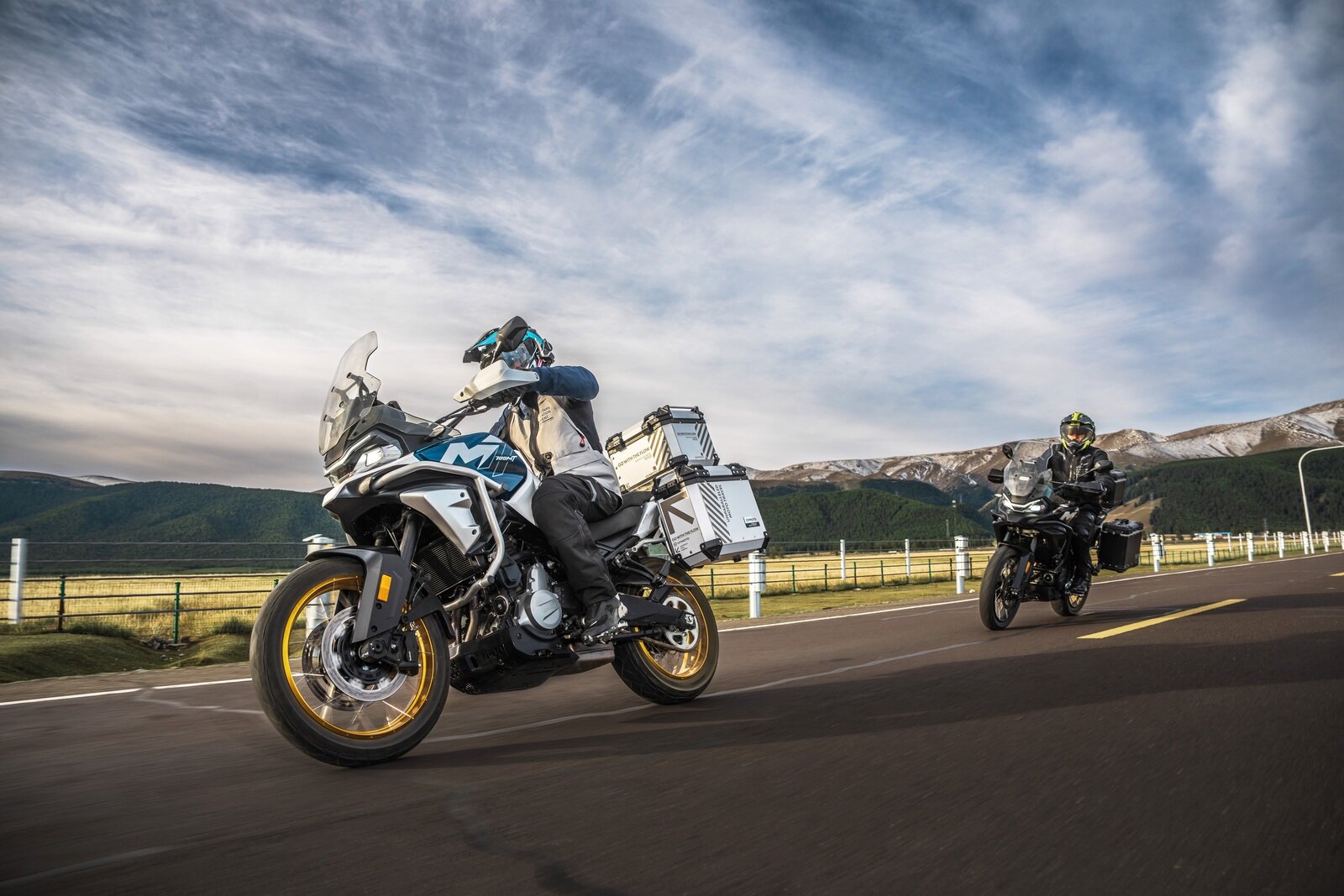 CFMOTO 700MT Advanced (ABS) - фото №4