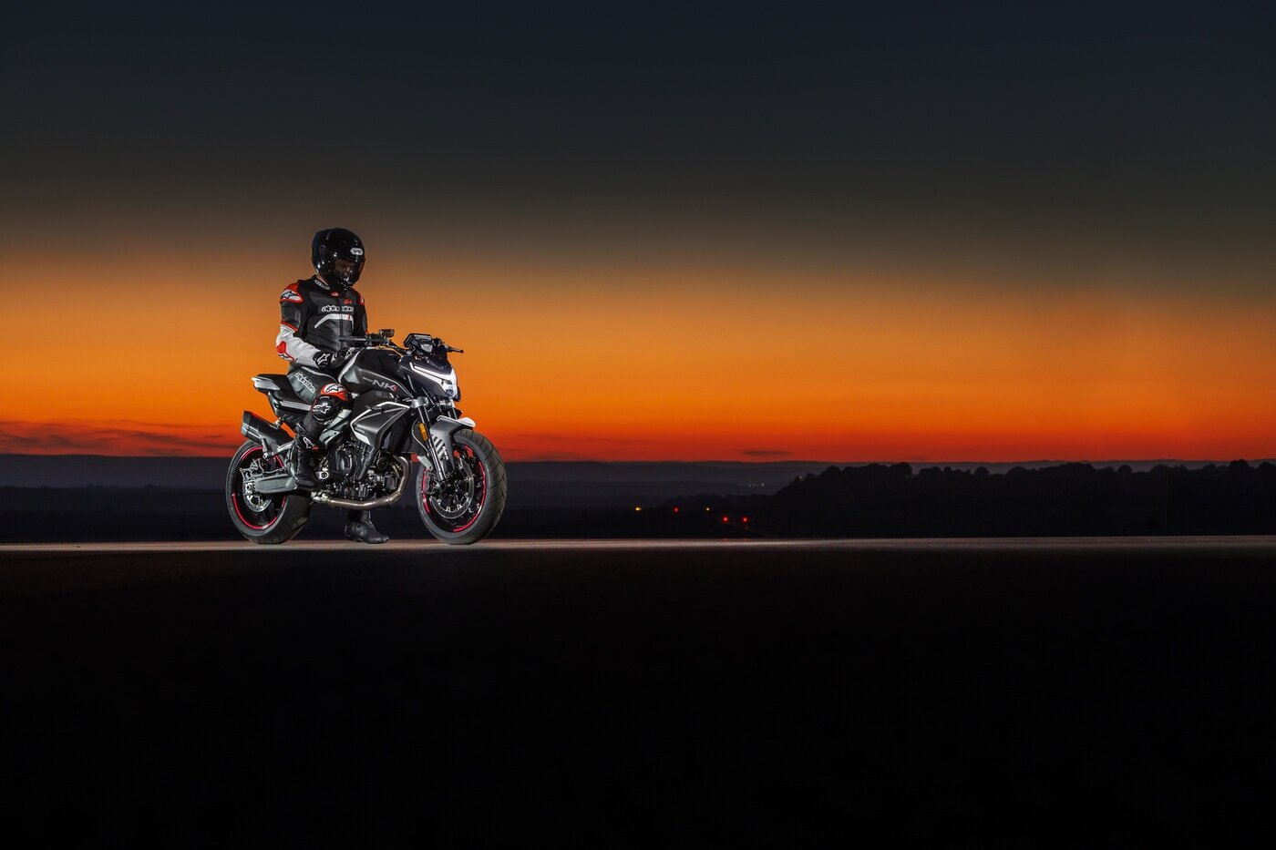 CFMOTO 800NK Advanced (ABS) - фото №2