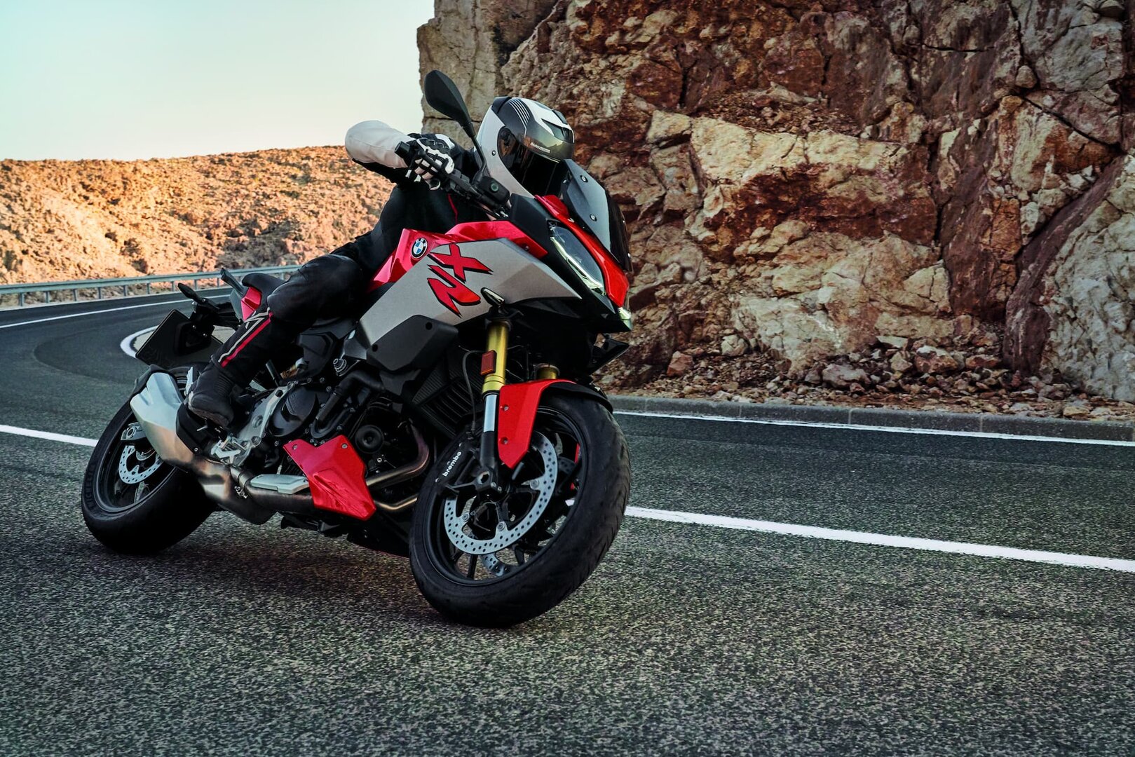 BMW F 900 XR - фото №8