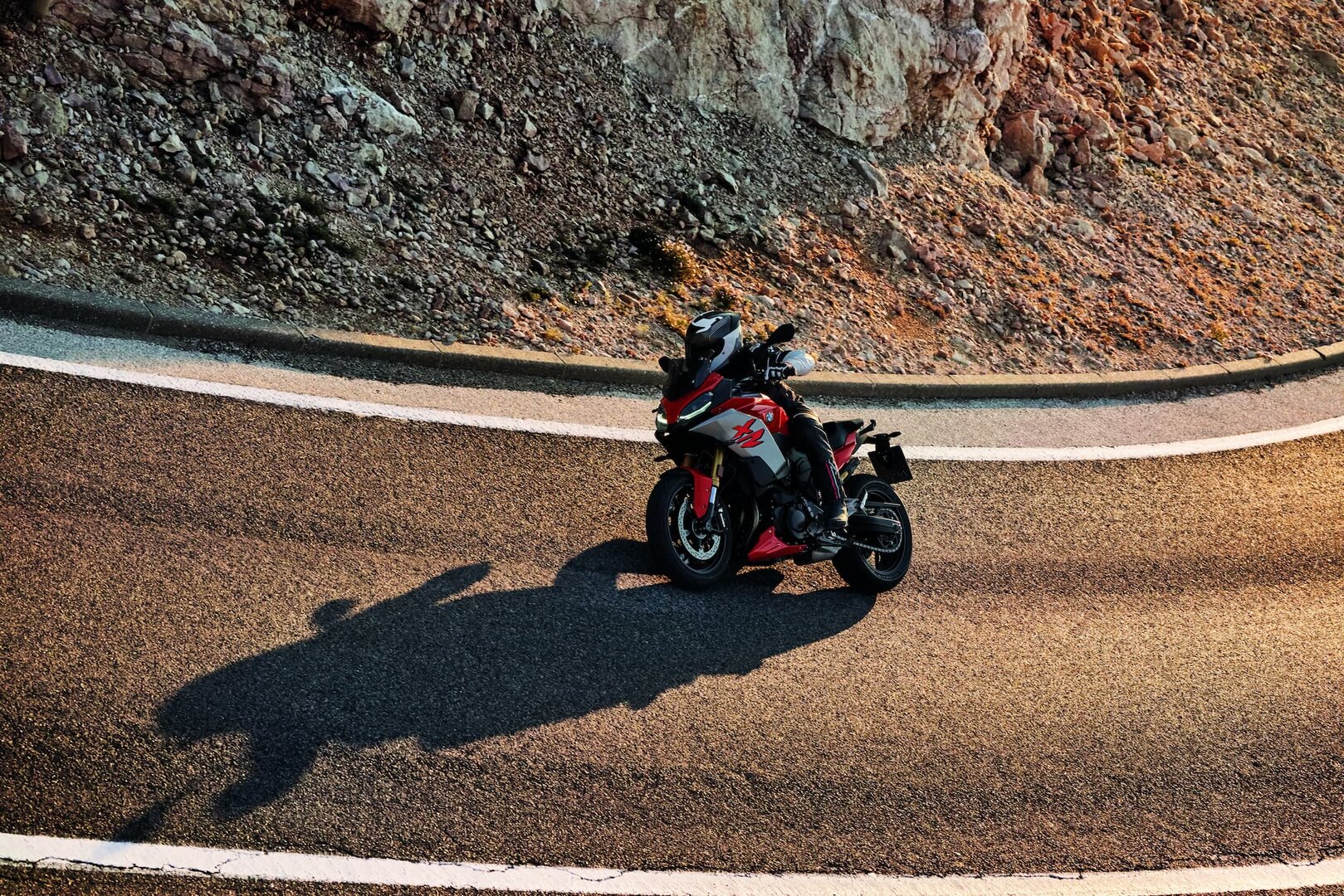 BMW F 900 XR - фото №9