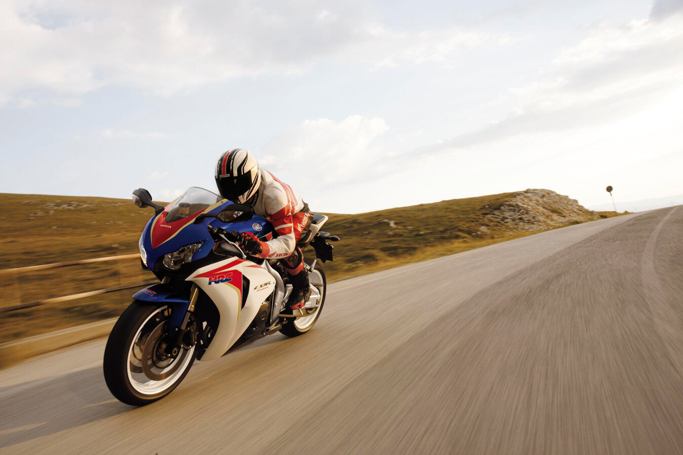 Honda CBR1000RR-R Fireblade SP - фото №1