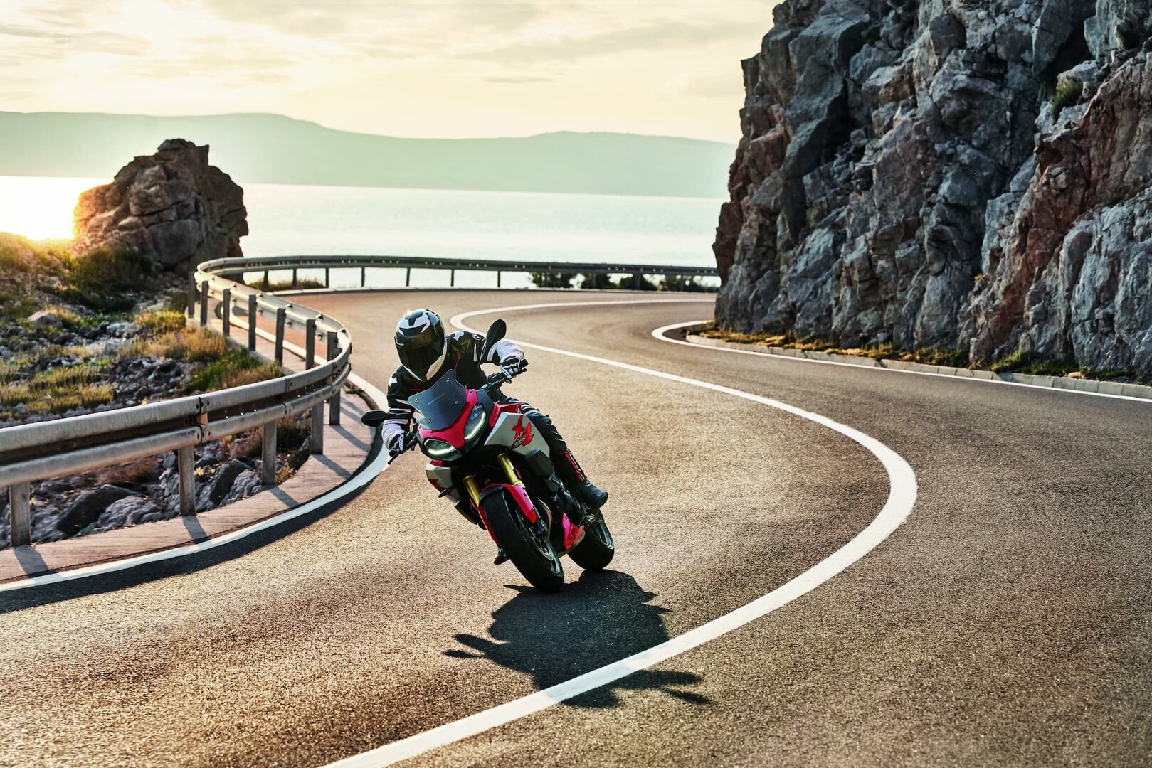 BMW F 900 XR - фото №14