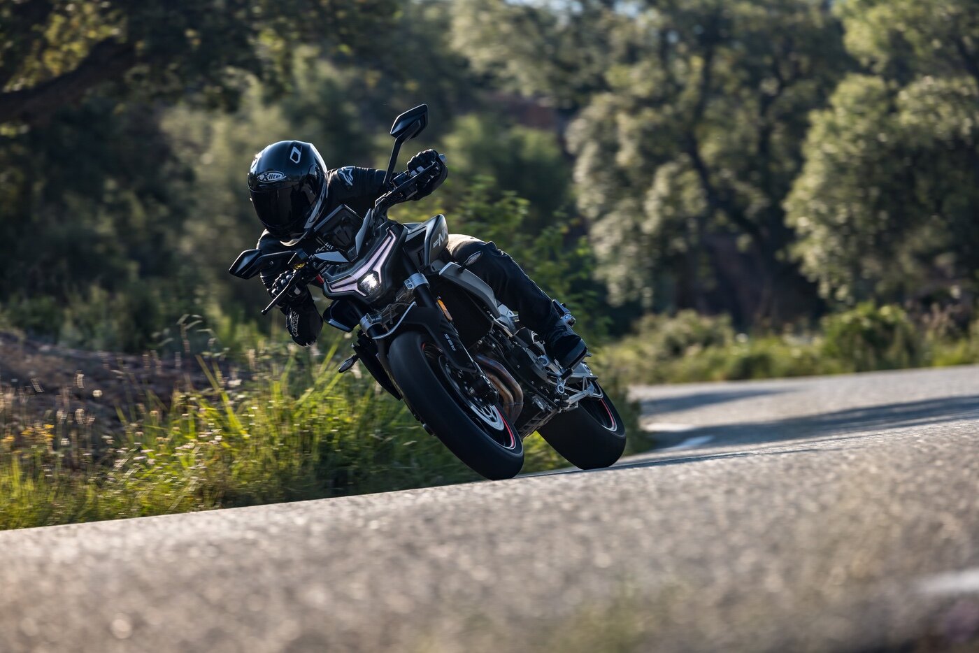CFMOTO 800NK Advanced (ABS) - фото №4