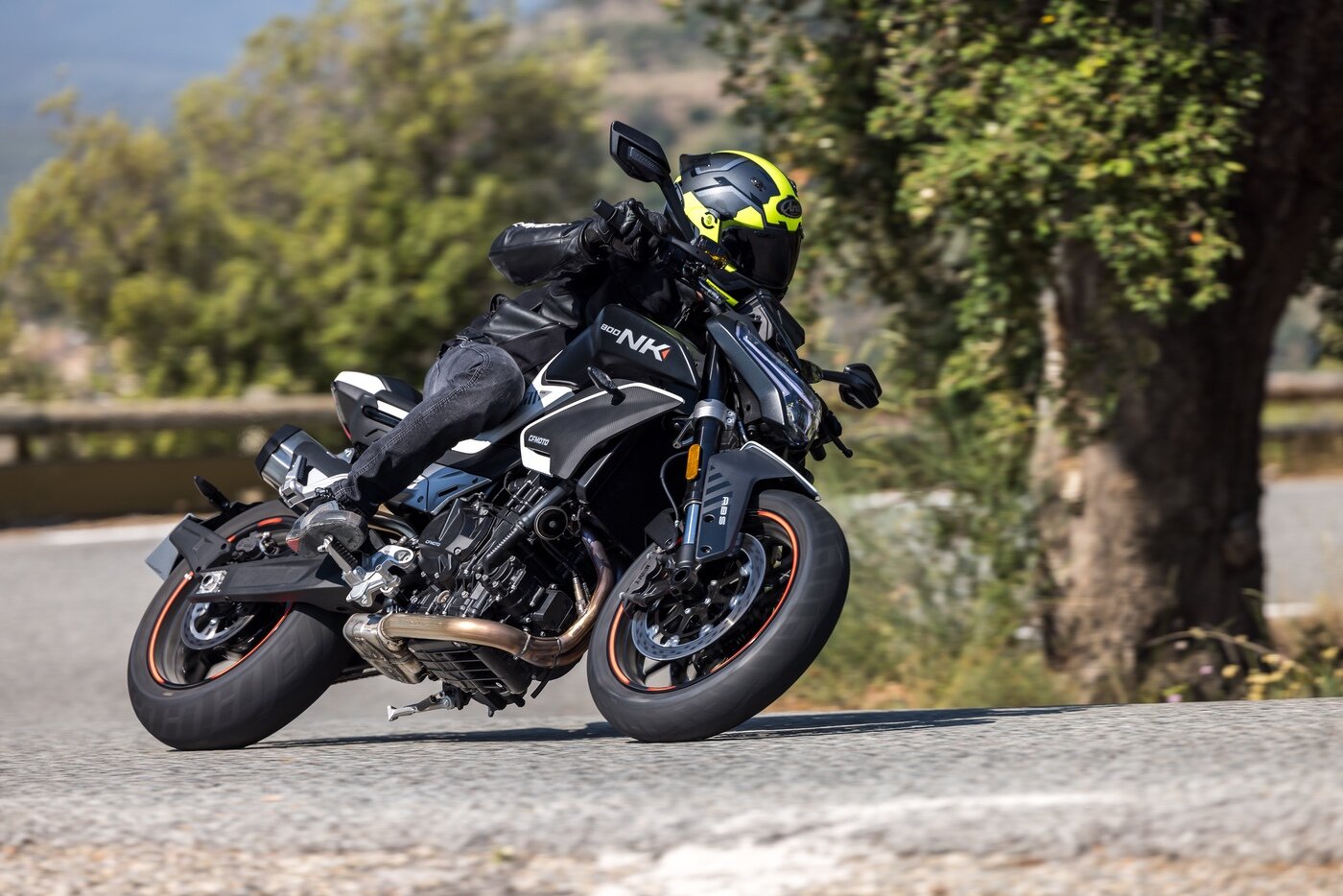 CFMOTO 800NK Advanced (ABS) - фото №3