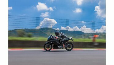 К 2025 году компания Kawasaki планирует выпустить 10 электрических и гибридных мотоциклов